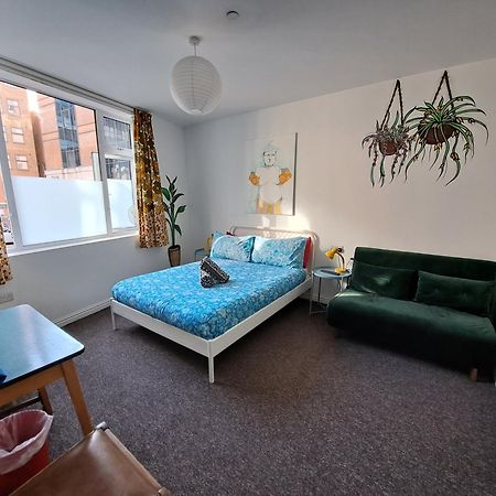 Igloo Hybrid Hostel Nottingham Exterior photo